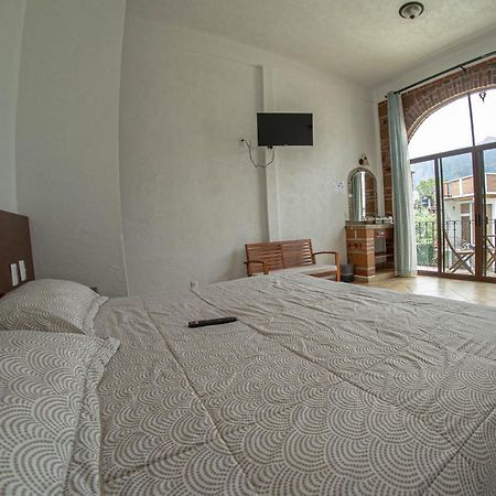 La Buena Suerte Hotel Tepoztlán Buitenkant foto